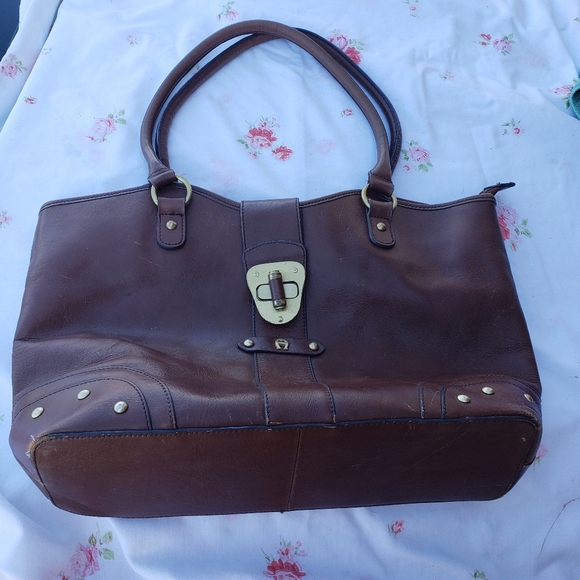 Etienne Aigner purse - Picture 1 of 9